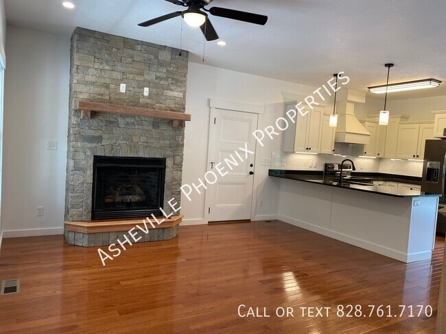 Foto del edificio - 426 Shadowwood Dr-