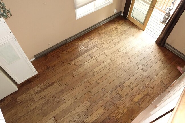 Building Photo - Granby Rent Home