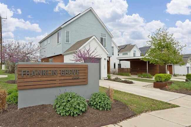 Foto del edificio - 3600 Clary Wy