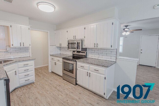Foto del edificio - 501 Post Oak Ln