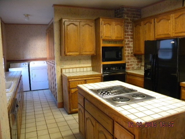 Building Photo - COMING SOON!! UPSCALE CURTIS PARK BEAUTY
