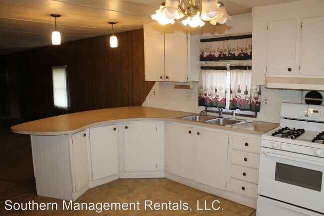 Building Photo - 2 br, 1 bath House - 1550 Detters Mill Rd.