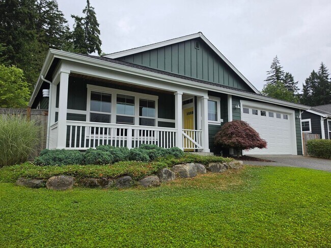 Foto del edificio - 3 Bedroom Rambler in Poulsbo's Chateau Ridge Neighborhood!