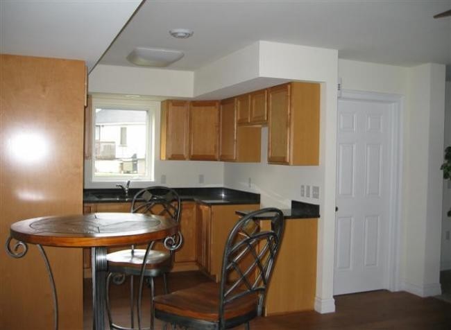 Building Photo - 100 Grove St