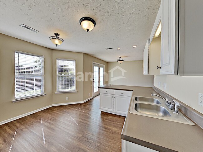 Building Photo - 3743 Precious Ave