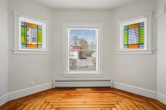 Building Photo - 35 Saratoga Ave