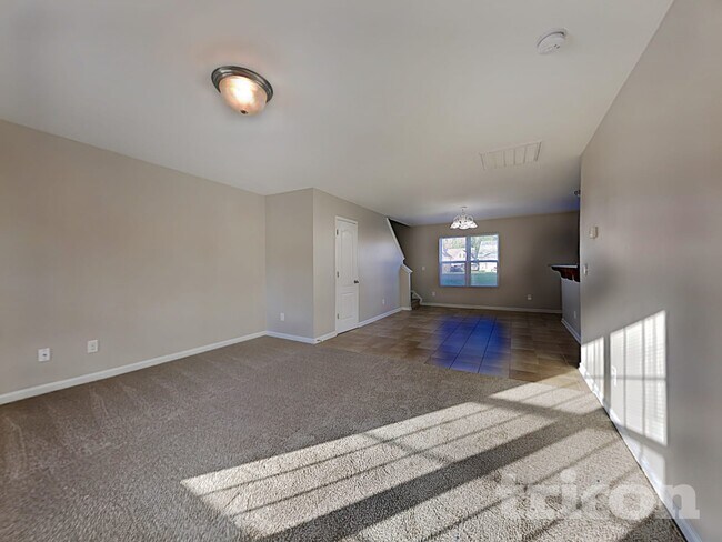 Foto del edificio - 576 Gentle Breeze Ln