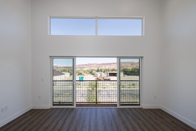 Building Photo - 443 Kane Creek Blvd