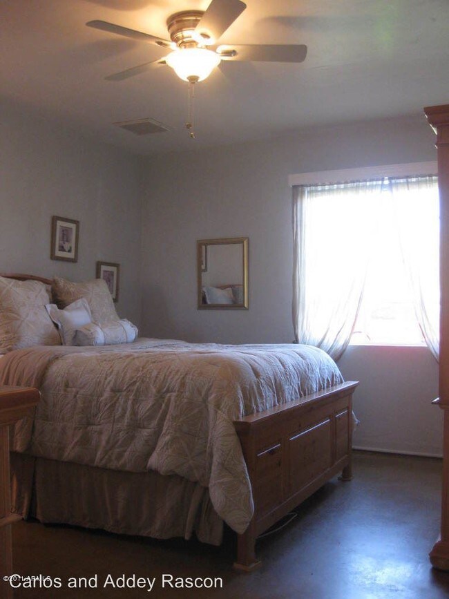 Building Photo - 4 br, 2 bath House - 2319 E. Heatherbrae Dr.