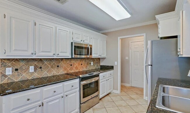 Building Photo - 151 Armonde Ct