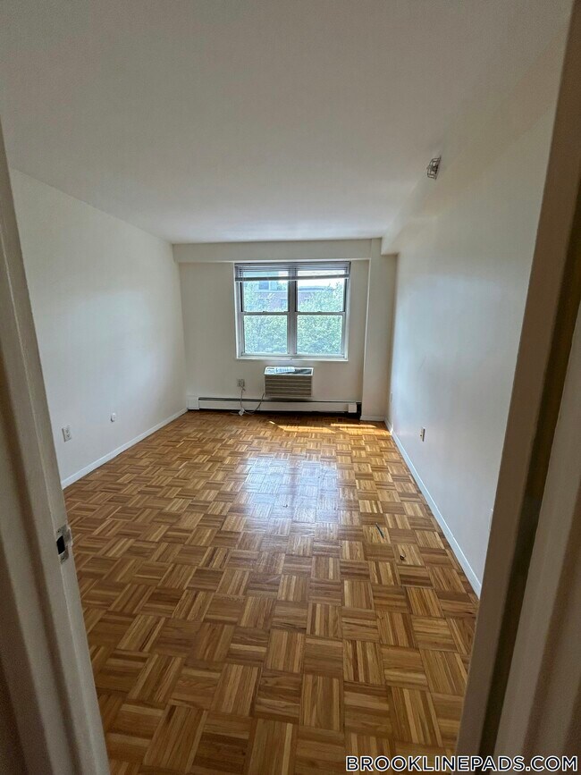 Building Photo - 185 Freeman St