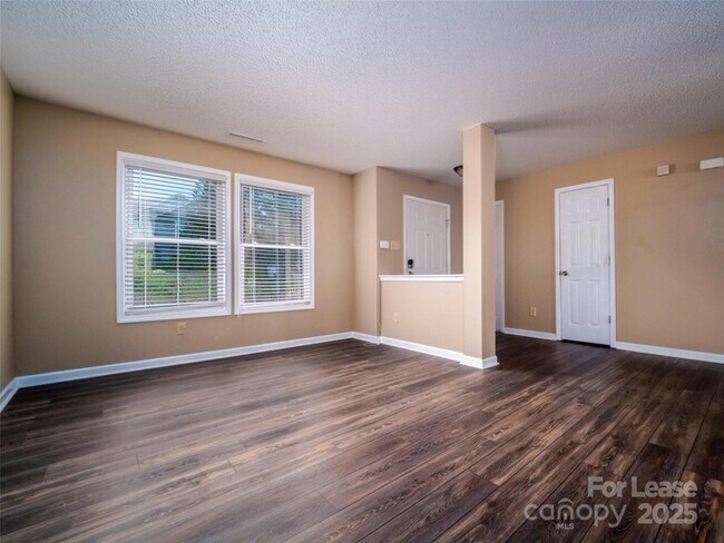 Foto del edificio - 910 Torsion Lane