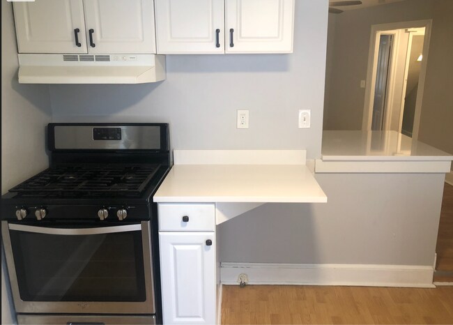 Kitchen - 359 W Elm St