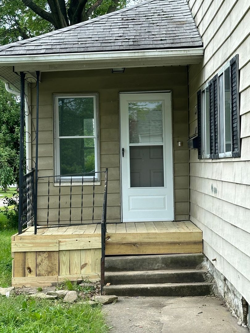 1102 Allendale Ave Akron, OH 44306 – photo 3