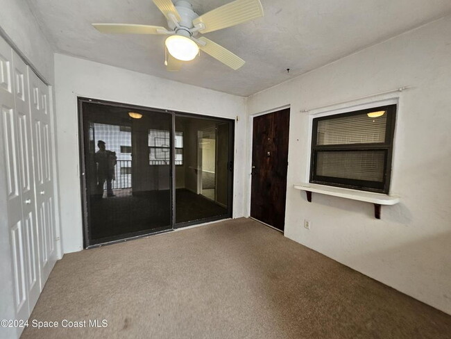 Foto del edificio - Coastal Paradise Awaits: Elegant 2-Bed, 2-...