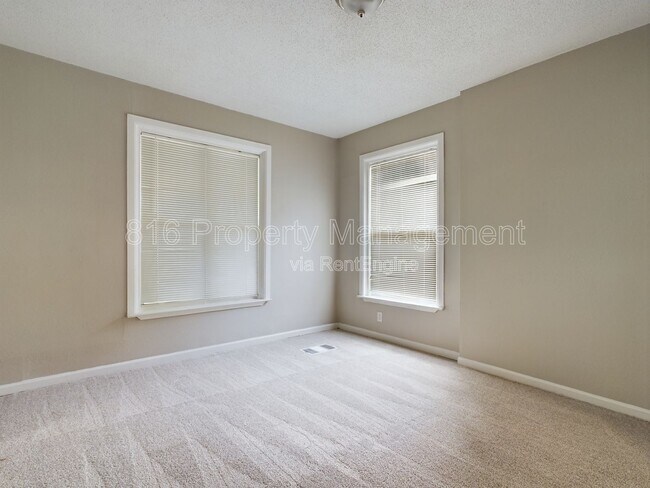 Foto del edificio - 5218 Highland Ave