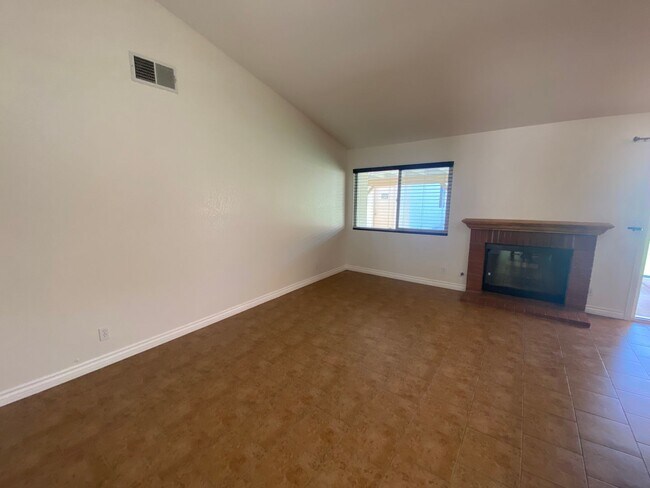 Foto del edificio - 5828 Ave L11