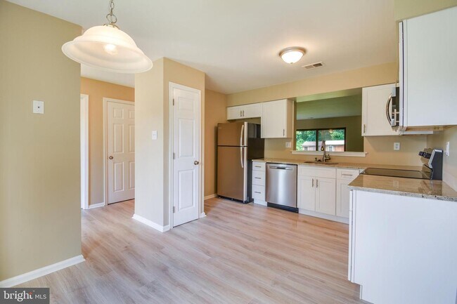 Building Photo - 132 Talgrath Ct