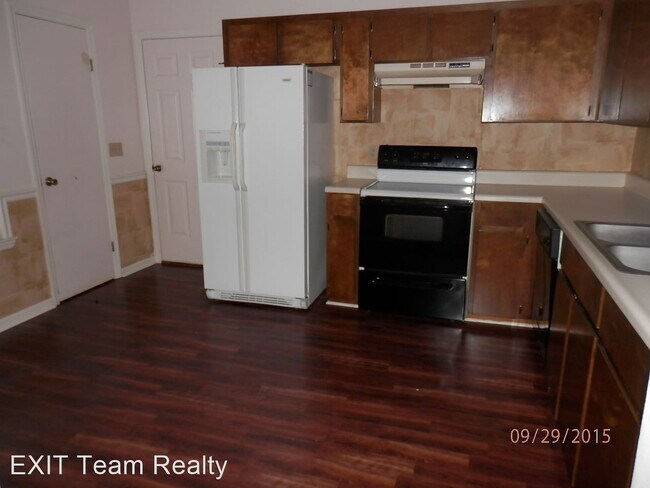 Building Photo - 3 br, 2 bath House - 625 Oak Street
