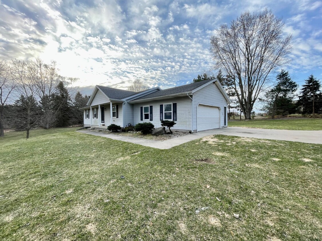 Primary Photo - Five Bedroom Home in Caledonia