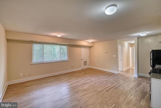 Building Photo - 5227 Marlboro Pike