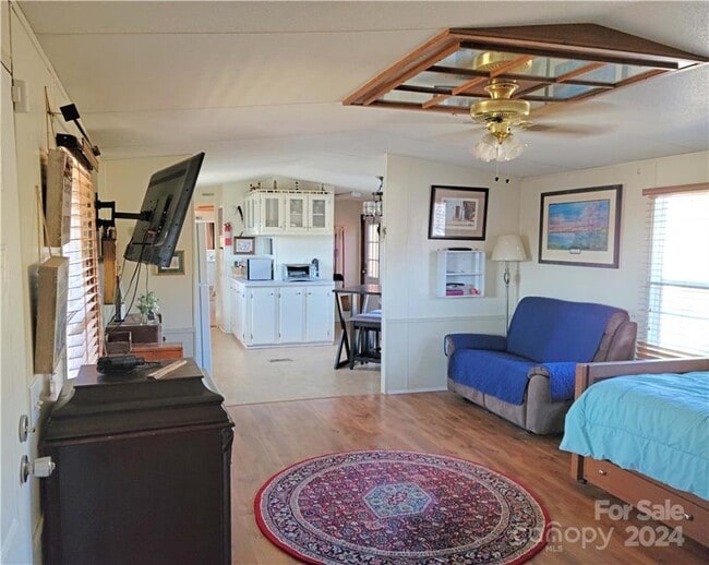 Photo - 135 Fowler Ln House