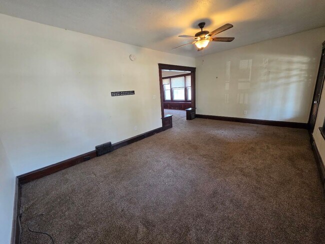 Building Photo - 4100 Mapledale Ave