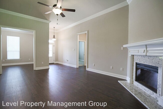 Building Photo - 3 br, 2 bath House - 524 Crackwillow Ave.