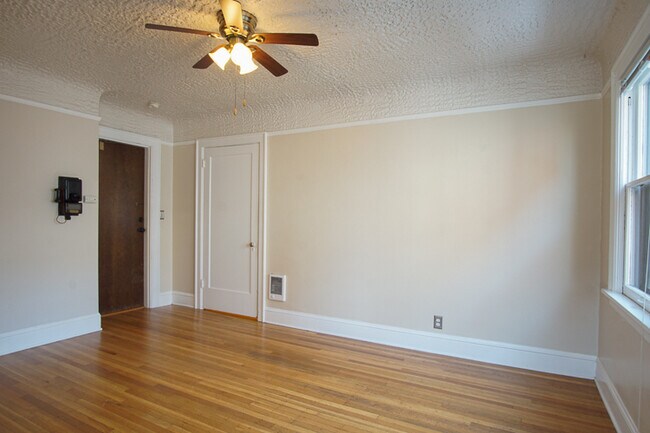 Foto del edificio - Gorgeous NW 2nd Floor Studio a Half Block ...