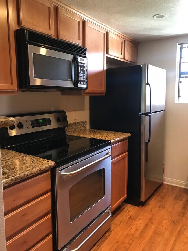 Foto del edificio - 12055 Alta Carmel Ct