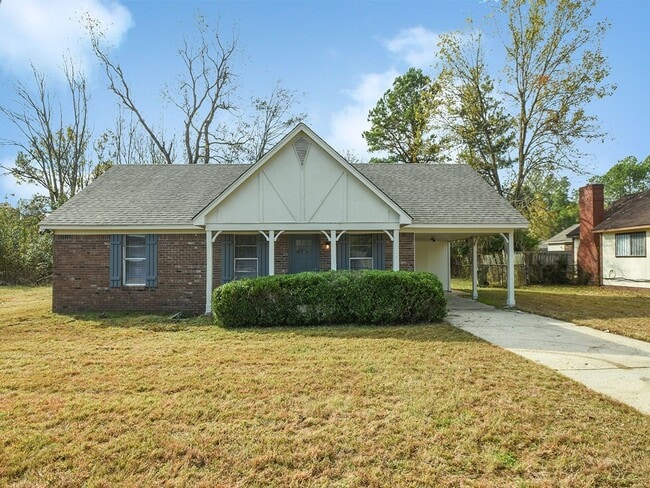 Fully updated 3 bed, 1.5 bath home with wonderful curb appeal north of Memphis. - Fully updated 3 bed, 1.5 bath home with wonderful curb appeal north of Memphis.