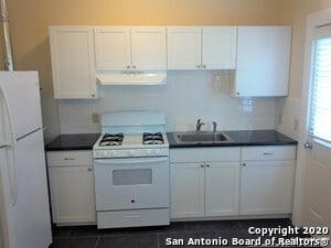 Building Photo - 133 W Magnolia Ave