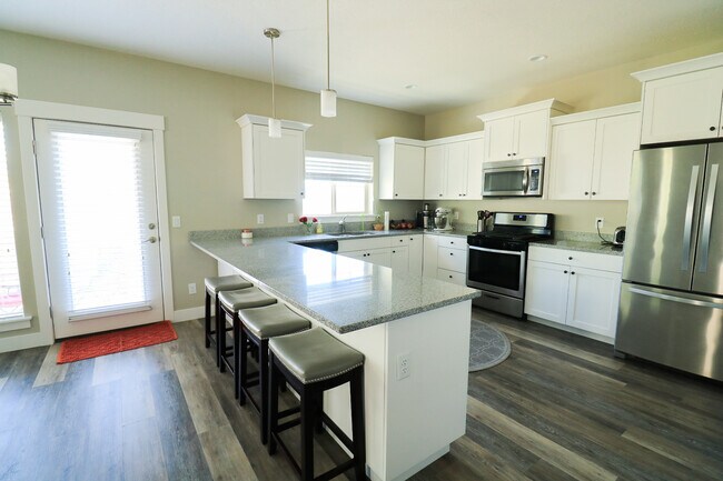 Foto del edificio - Beautiful 4 bed 3.5 bath townhome in Aspen...
