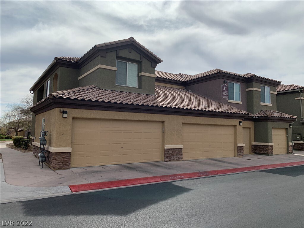 Primary Photo - 6868 Sky Pointe Dr