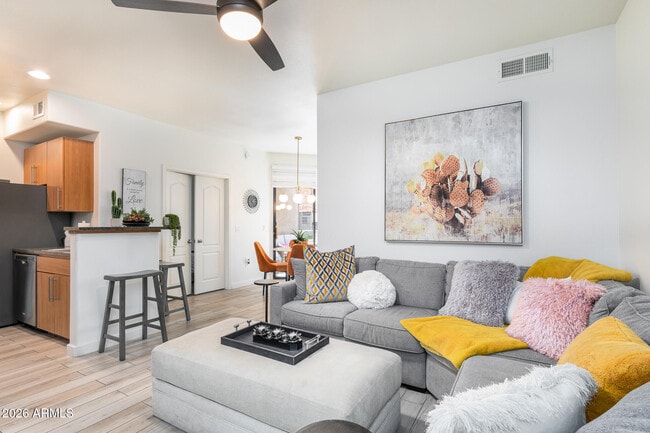 Building Photo - 6900 E Princess Dr