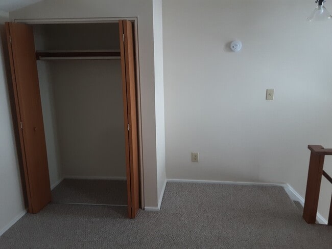 Bedroom closet - 6202 Tennis Ct