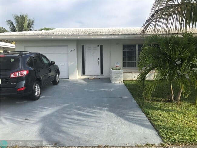 Building Photo - 6705 NW 72nd St
