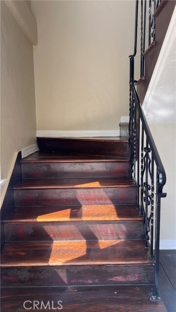 Foto del edificio - 3423 E 5th St