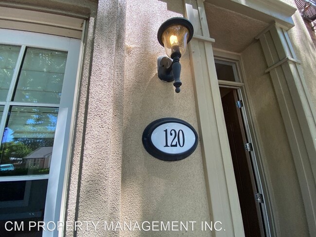 Building Photo - 3 br, 2.5 bath House - 120 Sunol St
