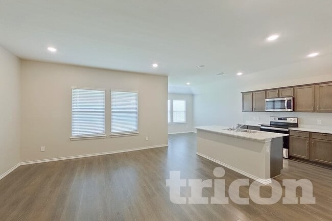 Building Photo - 848 Glover Dr