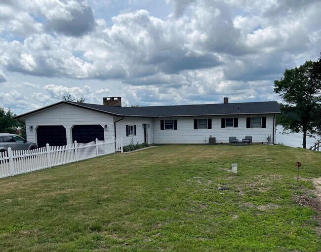 Foto del edificio - 9551 Peterson Dr