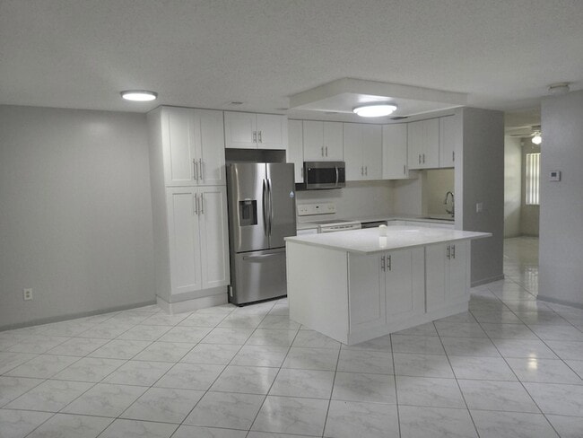 Photo - 1322 Pines Lane Unit House