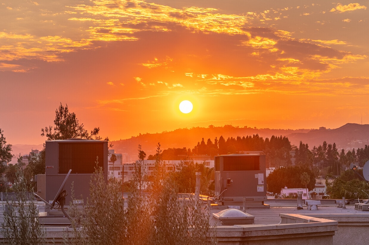 Enjoy Sunset Views from front deck - 1522 Sanborn Ave