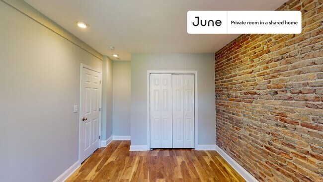 Building Photo - Private bedroom in 6 bed/2.5 bath Home