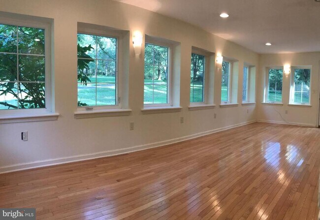 Foto del edificio - 10209 Beach Mill Rd