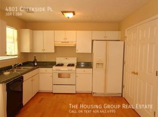 Building Photo - 2 Year Lease For The Price Of 1 Year Lease...