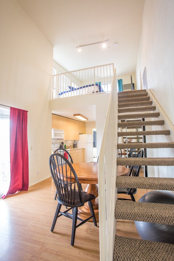 301A - 1525 2nd Ave