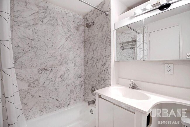 Foto del edificio - 0 bedroom in NEW YORK NY 10014