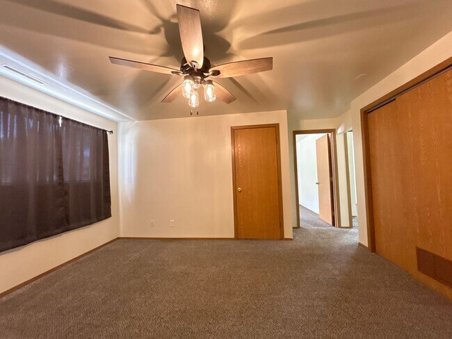Building Photo - 356 N 900 W