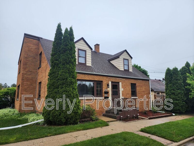 Primary Photo - 2605 18th Ave